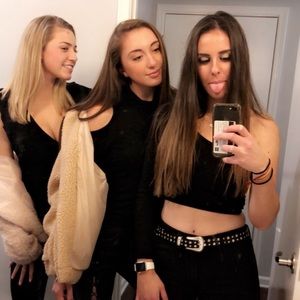 Meet your Posher, Mia